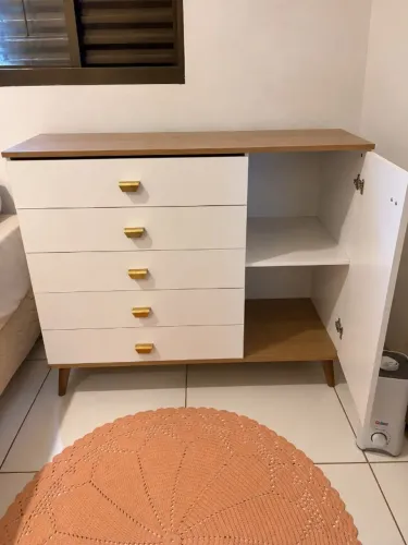 Guarda roupa e comoda infantil