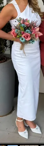 Vendo vestido , sapato e buquê para casamento no civil