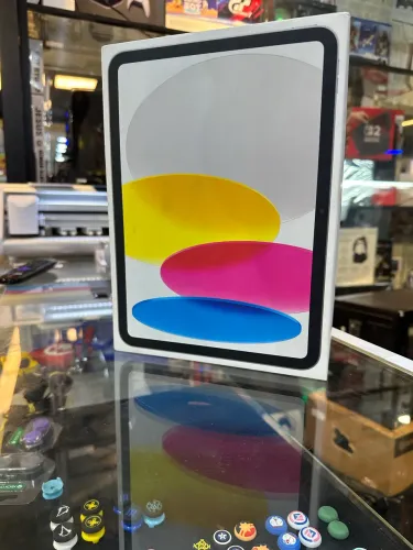 VENDO OU TROCO IPAD A16 NA COR SILVER 256GB PRODUTO LACRADO 1 ANO DE GARANTIA APPLE