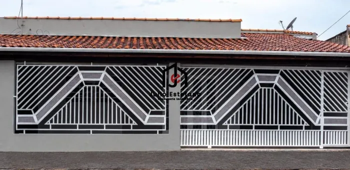Casa com 3 dormitórios sendo 1 suíte no bairro Crispim em Pindamonhangaba