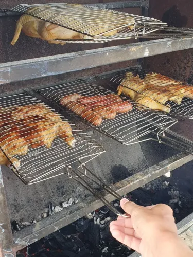Frango Assado e Assados no Capricho - Entrega Grátis no Dirceu