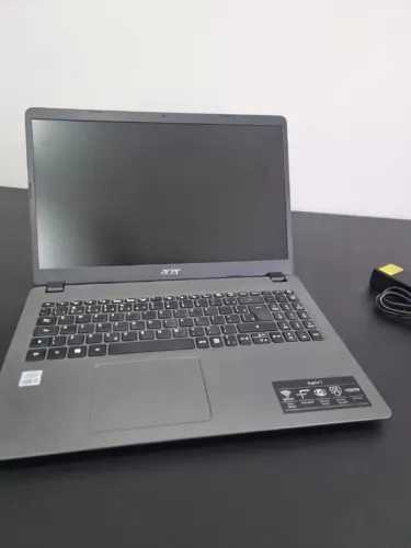 Notebook Acer i3 10ª Geração / UHD Graphics / 8GB RAM / 512GB SSD / Tela 15.6