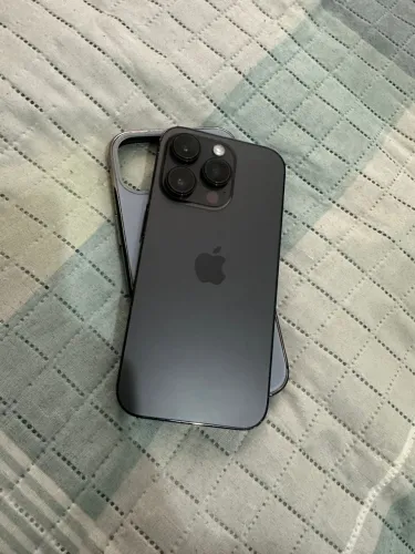 Vendo iPhone 14 Pro 512g com carregador, capinha e nota . Valor 2.800$