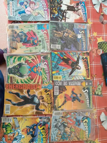 Mini Lote Quadrinhos DC Super Homem e Superboy 