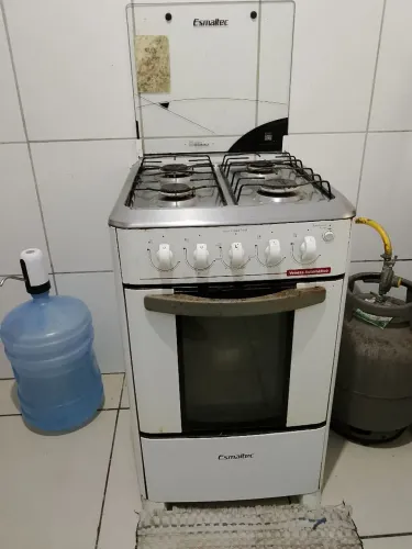 Fogão usado de 4 bocas