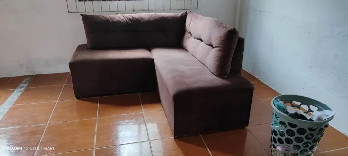 Sofá de canto marrom 