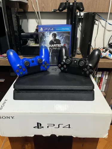 PS4 SLIM COM CAIXA 
