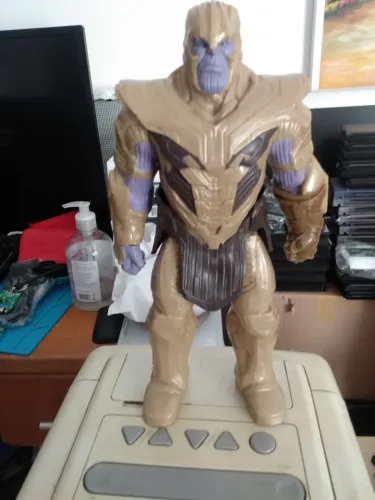 Thanos 30 cm Bem Conservado Aceitamos OLX PAY