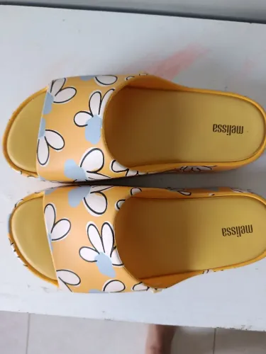 Melissa Free Platform Slide