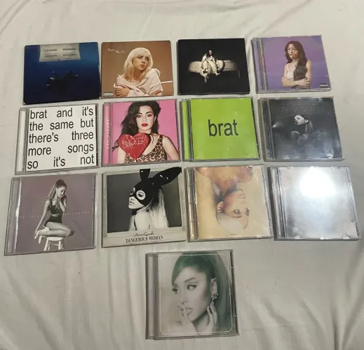 CDS DIVAS POP ARIANA GRANDE BILLIE EILISH OLÍVIA RODRIGO CHARLI XCX