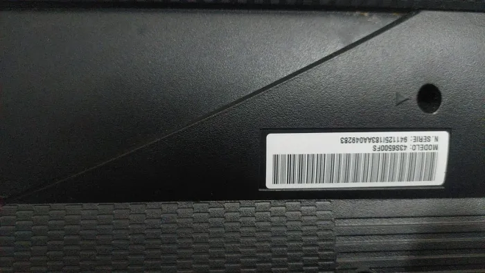 Tv de 43 TCL com defeito ela se apagou não faço entrega tem que retirar no local