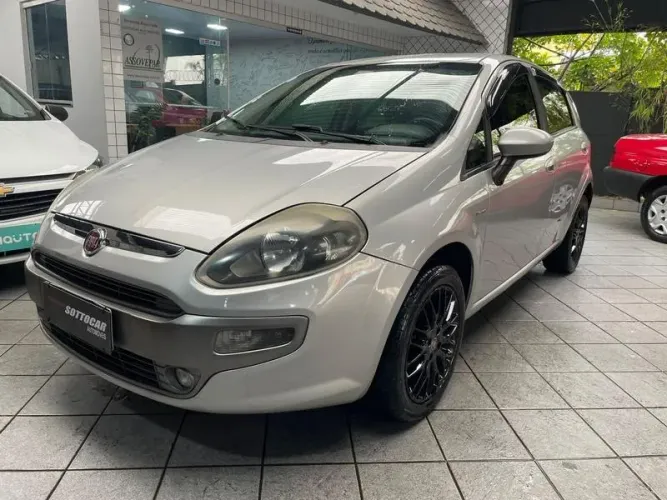 Fiat Punto Essence 1.6 Flex 16V 5P 2014