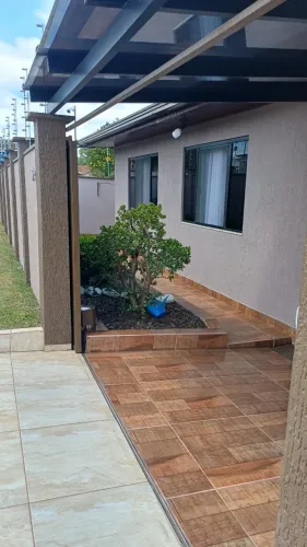 Vende-se casa com ótima localização no centro de Prudentópolis/PR. Não financia. Valor 480