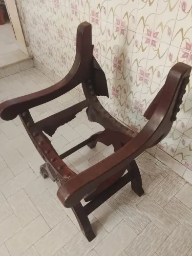 Cadeira colonial madeira maciça (Para restauração)