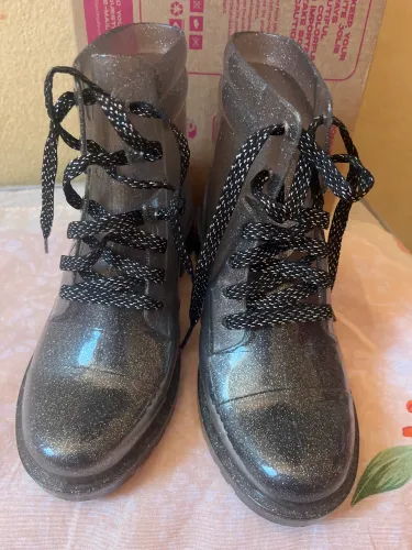 Bota petite Jolie nova