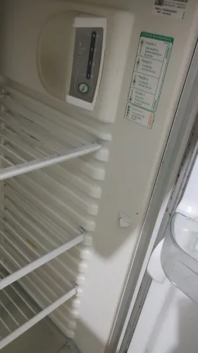 Vendo geladeira Consul funcionando completamente 