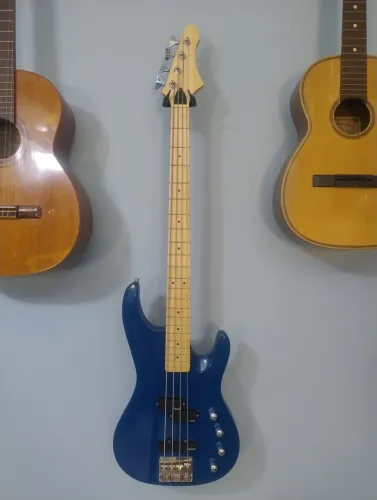 Baixo Aria 4cordas Ativo 