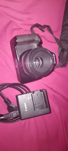 CANON T6 ACOMPANHA LENTE 50M E CARREGADOR E CARTÃO DE MEMÓRIA 
