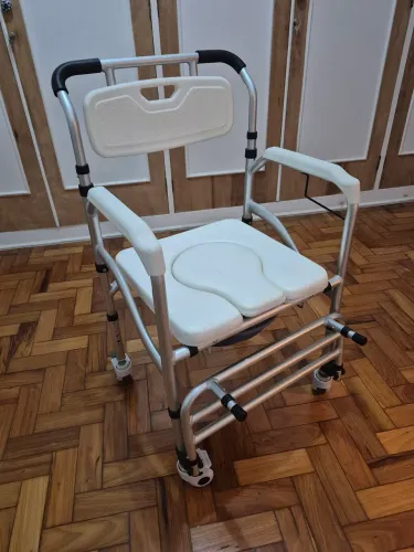 Cadeira de Banho Desmontável em Alumínio para 110 kg Verona modelo - Praxis