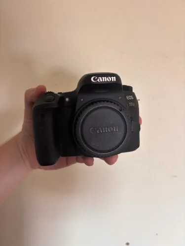 Canon 77d + Lentes 18-55mm e 50mm f1.8