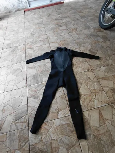 VENDO ROUPA DE MERGULHO 