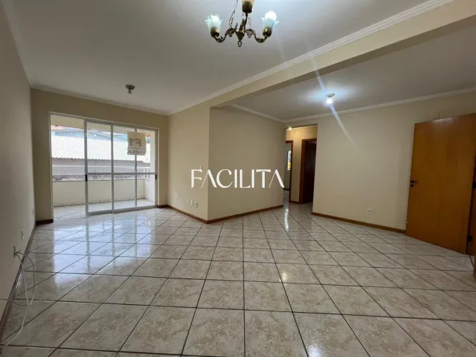 Apartamento com 3 quartos no bairro Pantanal, Florianópolis.