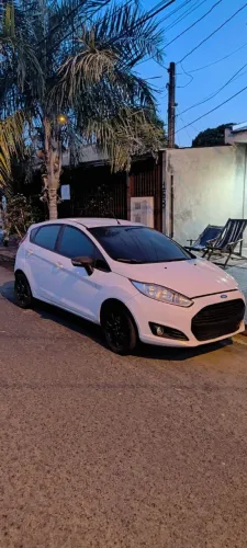 Ford Fiesta 1.6 16V Flex Mec. 5P 2014