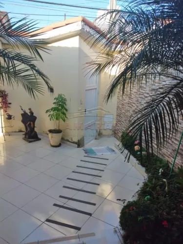 Excelente Casa Térrea com Área Gourmet e Quintal Amplo 3 quartos