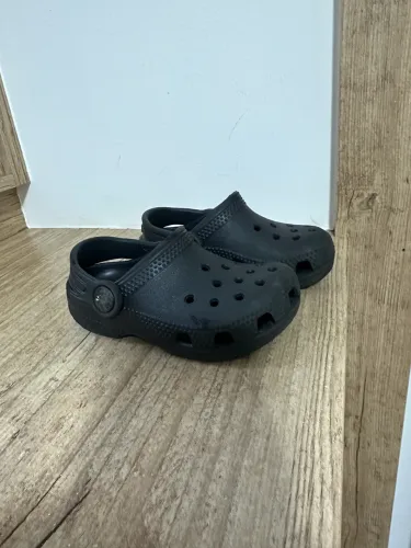 Crocs original preta infantil