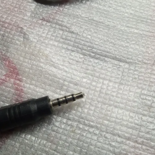 Cabo p3 com RCA..pra áudio e vídeo 