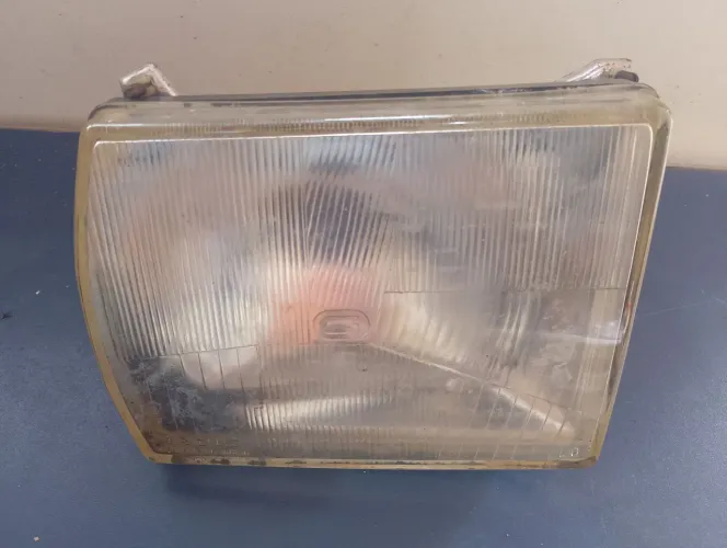 Farol gol chaleira 80 85 usado lado direito 