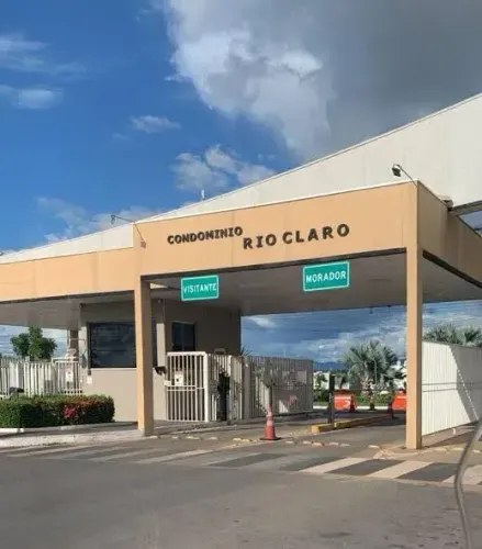 Casa em condomínio fechado para alugar com 3 quartos e armários planejados quintal no jard