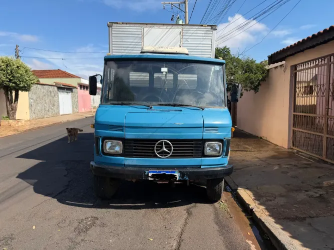MB 608E Baú