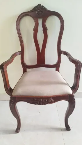 CADEIRA MADEIRA MACIÇA ESTILO LUÍS XV