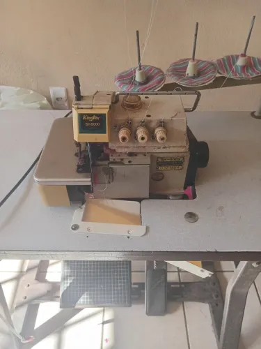 Máquina overlok