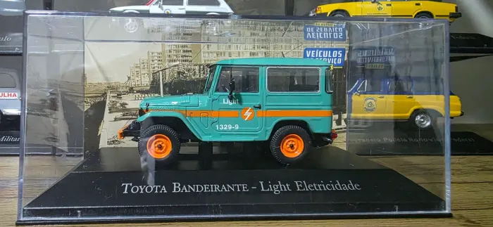 Miniatura Toyota Bandeirante Light Eletricidade 1:43