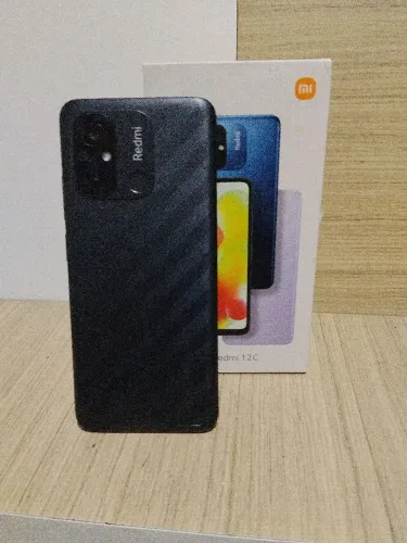 Celular xiomu redimi 12c tela um pouco quebrada