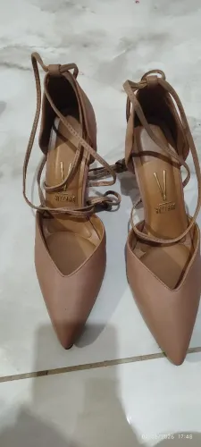 Vende se um lindo salto scarpin 
