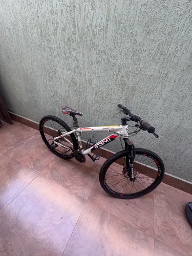 Bicicleta aro 29 GTSM1