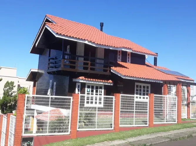 Casa para alugar,4 quartos e 3 vagas de garagem no Bairro São Cristóvão Chapecó-Sc