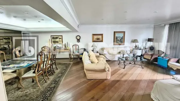 Posto 6, salão, 4 quartos, 2 suites, copacozinha, 234m2, 4 vagas.