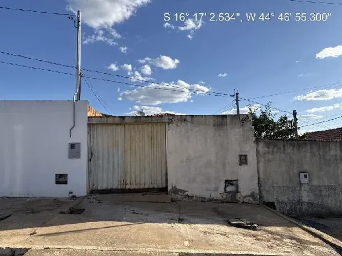 Super oferta Casa no Centro, Ubai - MG, Nº 595, 2 quartos, 167,05m² | Venda Online