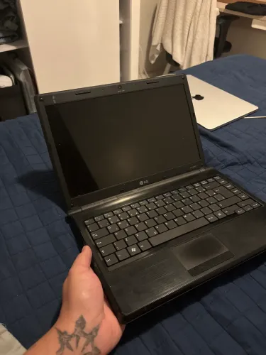 Notebook LG LGC40 para retirar peças