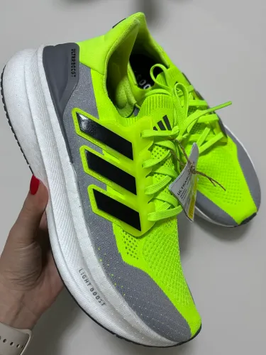 Tênis Adidas Ultraboost 5 tamanho 41