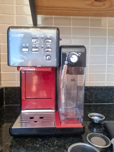 Cafeteira Expresso Oster Primmalatte