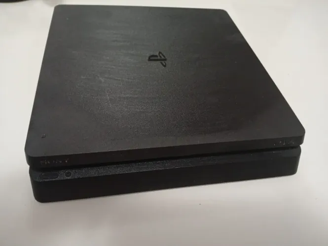 PS4 Slim + Controle + Jogo Crash - Ótimo Estado!