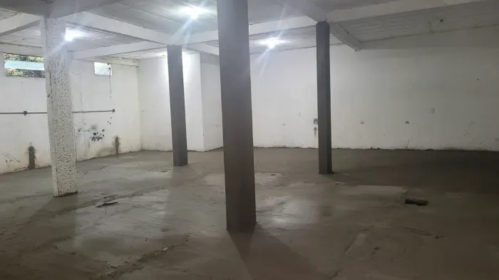 Galpão 180m2