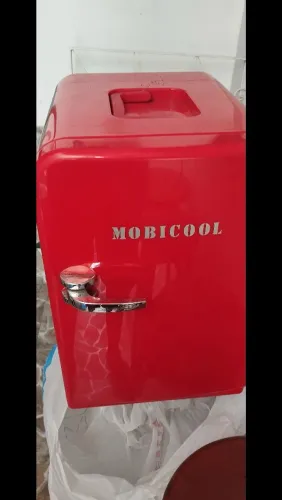 Mini Geladeira / Frigobar Retrô Portátil Mobicool F15 (15L) - Vermelho