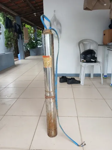 Vendo Bomba D'agua Caneta 150m, 1.5 cv com defeito.
