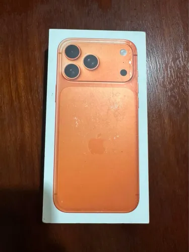iPhone 17 pro max lacrado